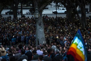 The crowd at a vigil for the victims on the shooting in Orlando on the steps of City Hall (Photo: Eric Garcetti)